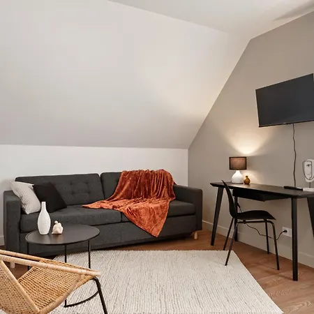 Maison Renovee De Gamme - 4 Chambres, Terrasse, Parking *