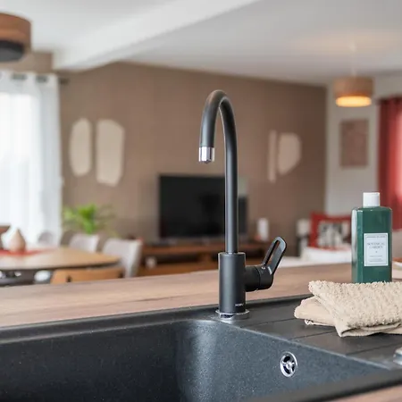 Maison Renovee De Gamme - 4 Chambres, Terrasse, Parking 度假居 *